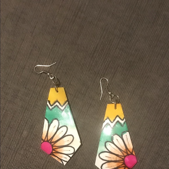 Jewelry - Picture 4 of 4